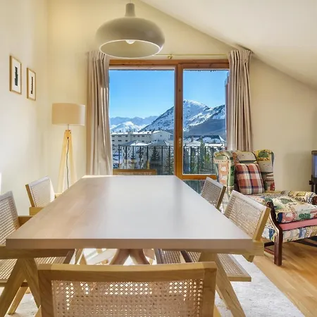 Montesqui Formigal, Exclusivo Atico Con Vistas A Pistas, Guardaesquis Y Garaje アパート フォルミガル