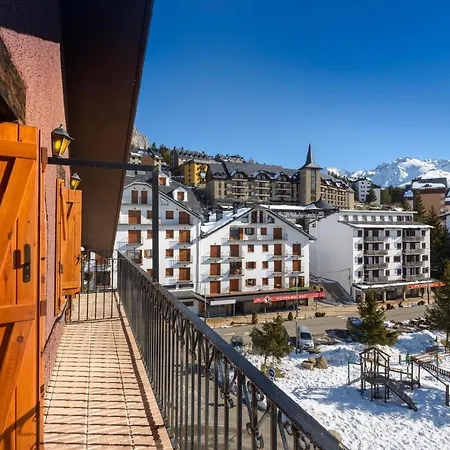 アパート Montesqui Formigal, Exclusivo Atico Con Vistas A Pistas, Guardaesquis Y Garaje フォルミガル