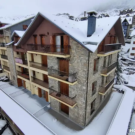 アパート Montesqui Formigal, Exclusivo Atico Con Vistas A Pistas, Guardaesquis Y Garaje フォルミガル